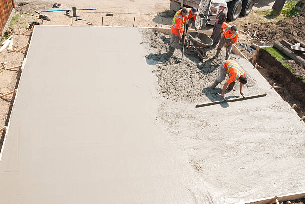 Best Custom Concrete Contractor  in Cudahy, WI